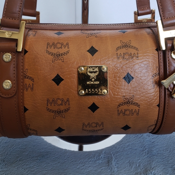 MCM Papilon - Picture 6 of 16